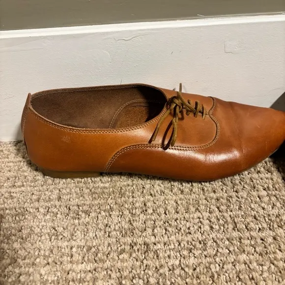 📦 Bangi Women’s Lace Up Leather Shoe - size 7.5​