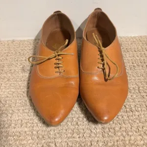 📦 Bangi Women’s Lace Up Leather Shoe - size 7.5​