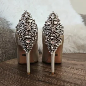 Badgley Mischa Women's Nilla Peep-Toe Jeweled Evening Pumps, Ivory/White/Cream,
