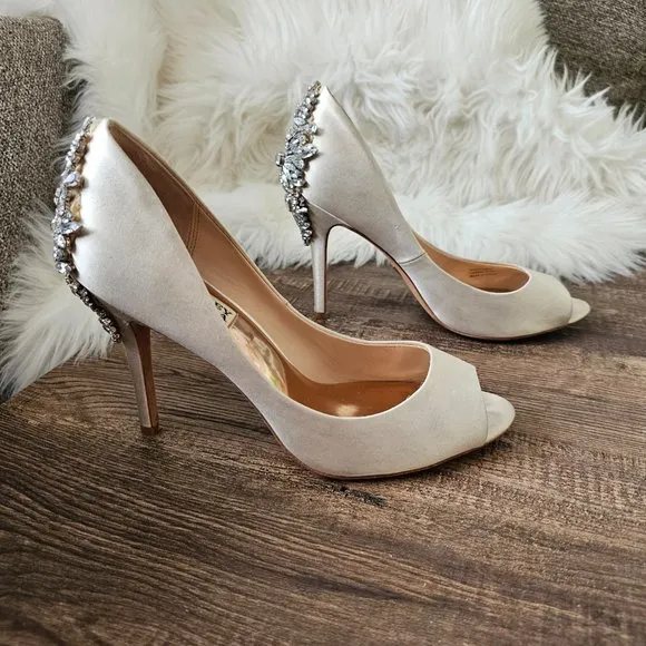 Badgley Mischa Women's Nilla Peep-Toe Jeweled Evening Pumps, Ivory/White/Cream,