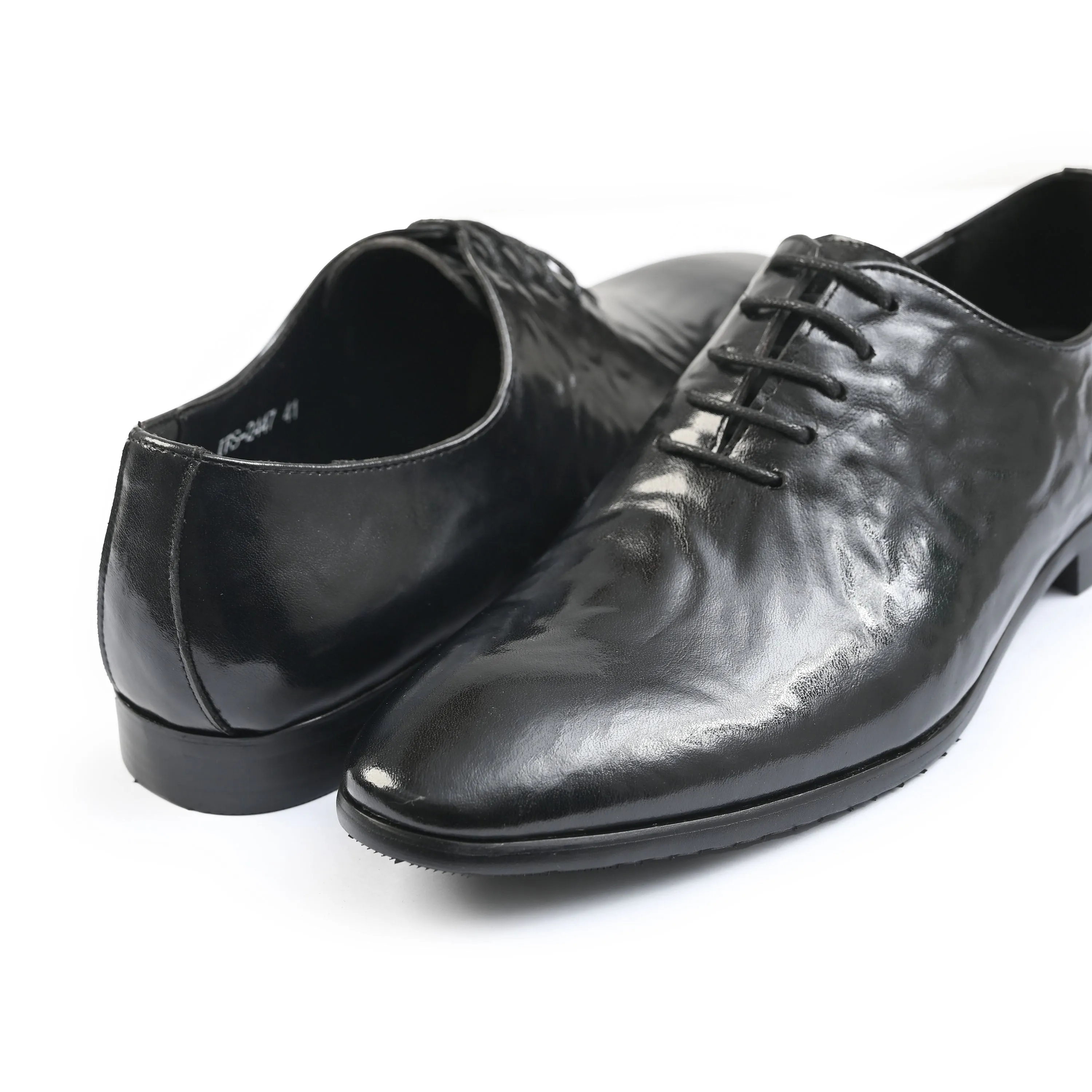 BLACK PATENT LACEUP SHOES