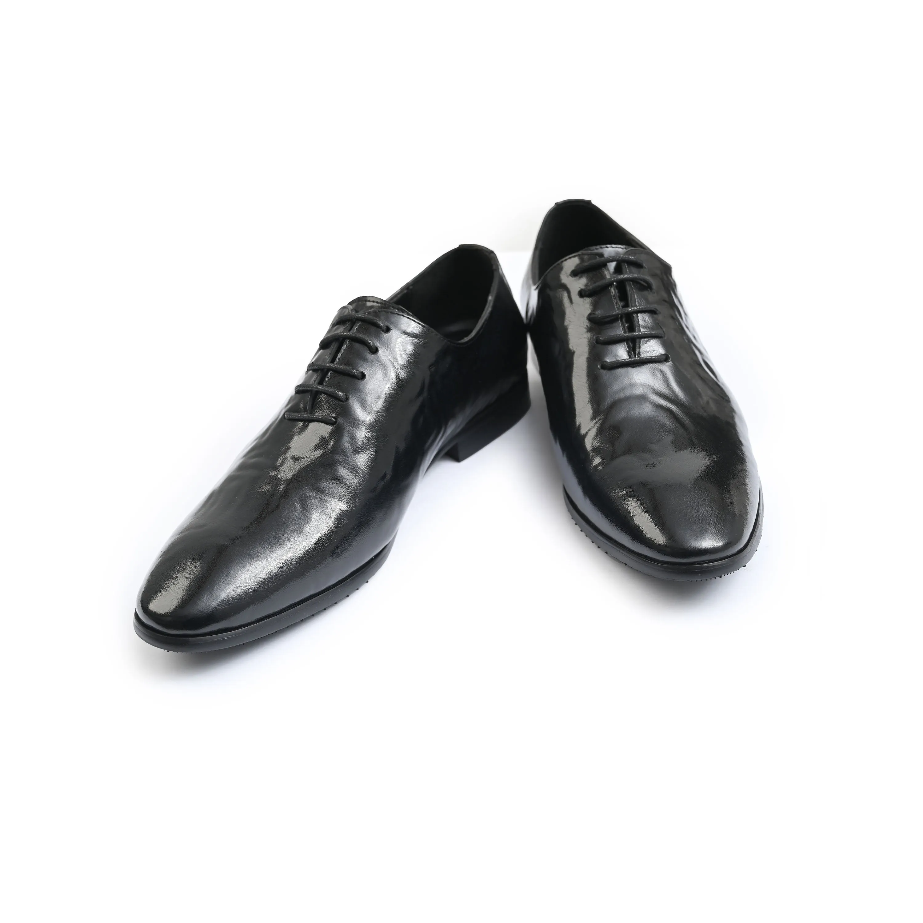 BLACK PATENT LACEUP SHOES