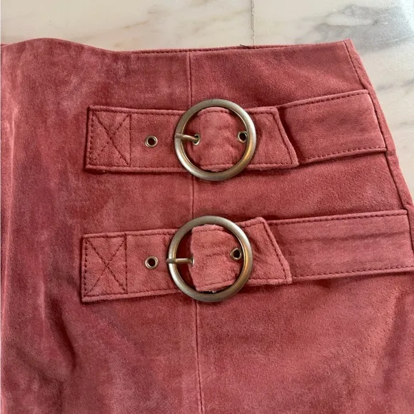 Blank NYC Suede Buckle Skirt in Dusty Rose, Size‎ 27