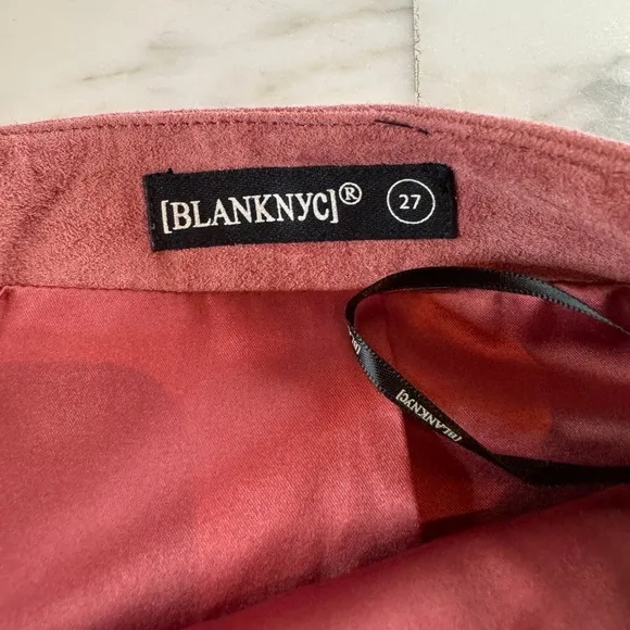 Blank NYC Suede Buckle Skirt in Dusty Rose, Size‎ 27