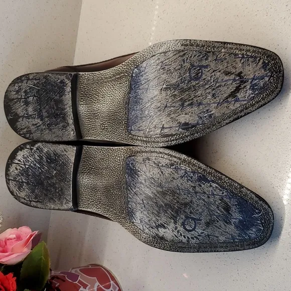 BUGATTI Burgandy leather dress shoes (sz 9)