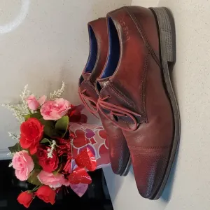 BUGATTI Burgandy leather dress shoes (sz 9)