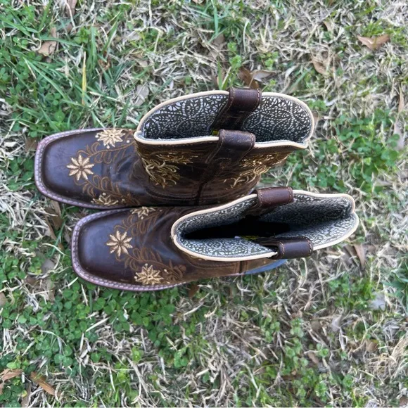 Dan Post Children’s 2D Brown Leather Gardenia Floral Embroidered Square Toe Boot