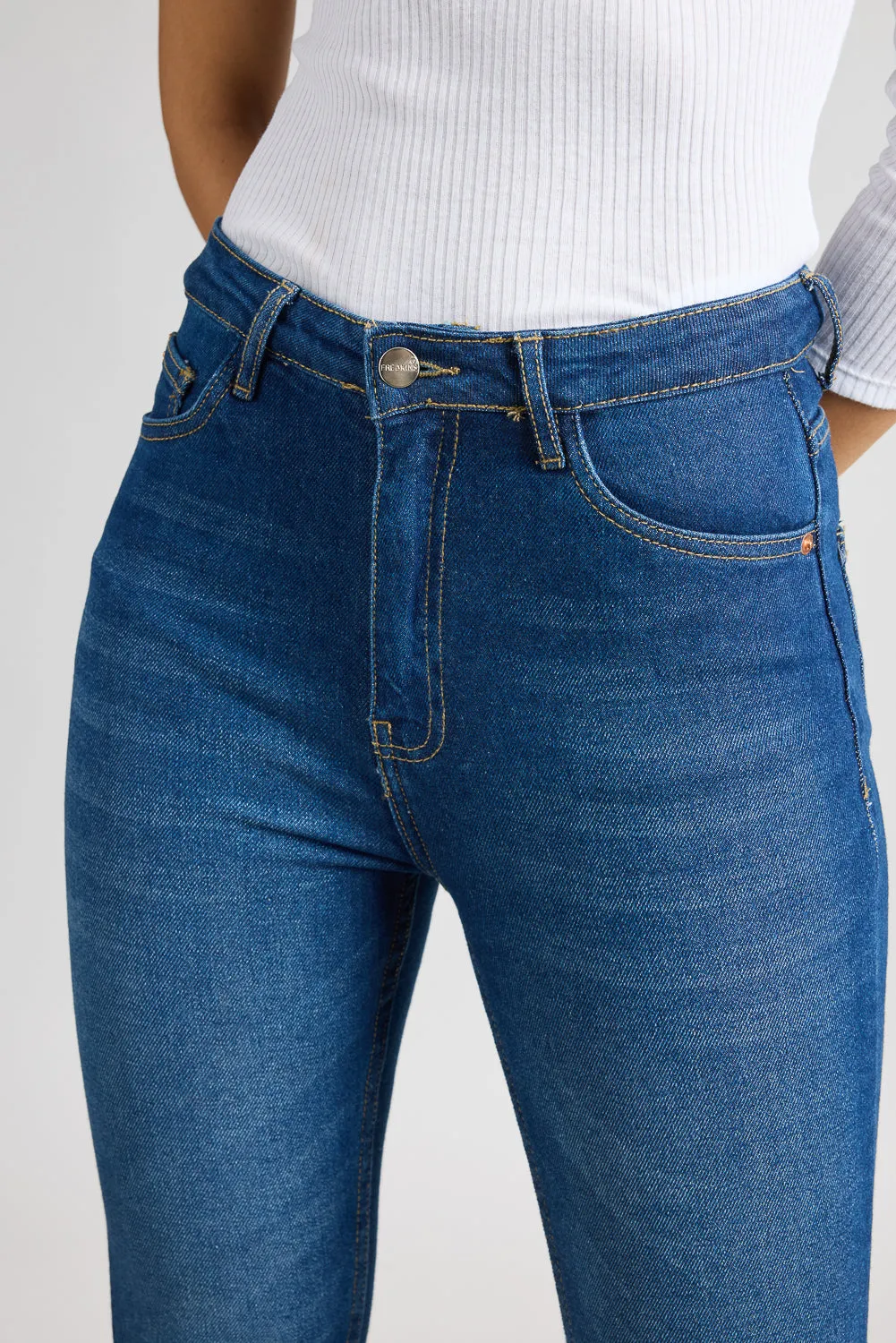 Deep Indigo Hugging Jeans