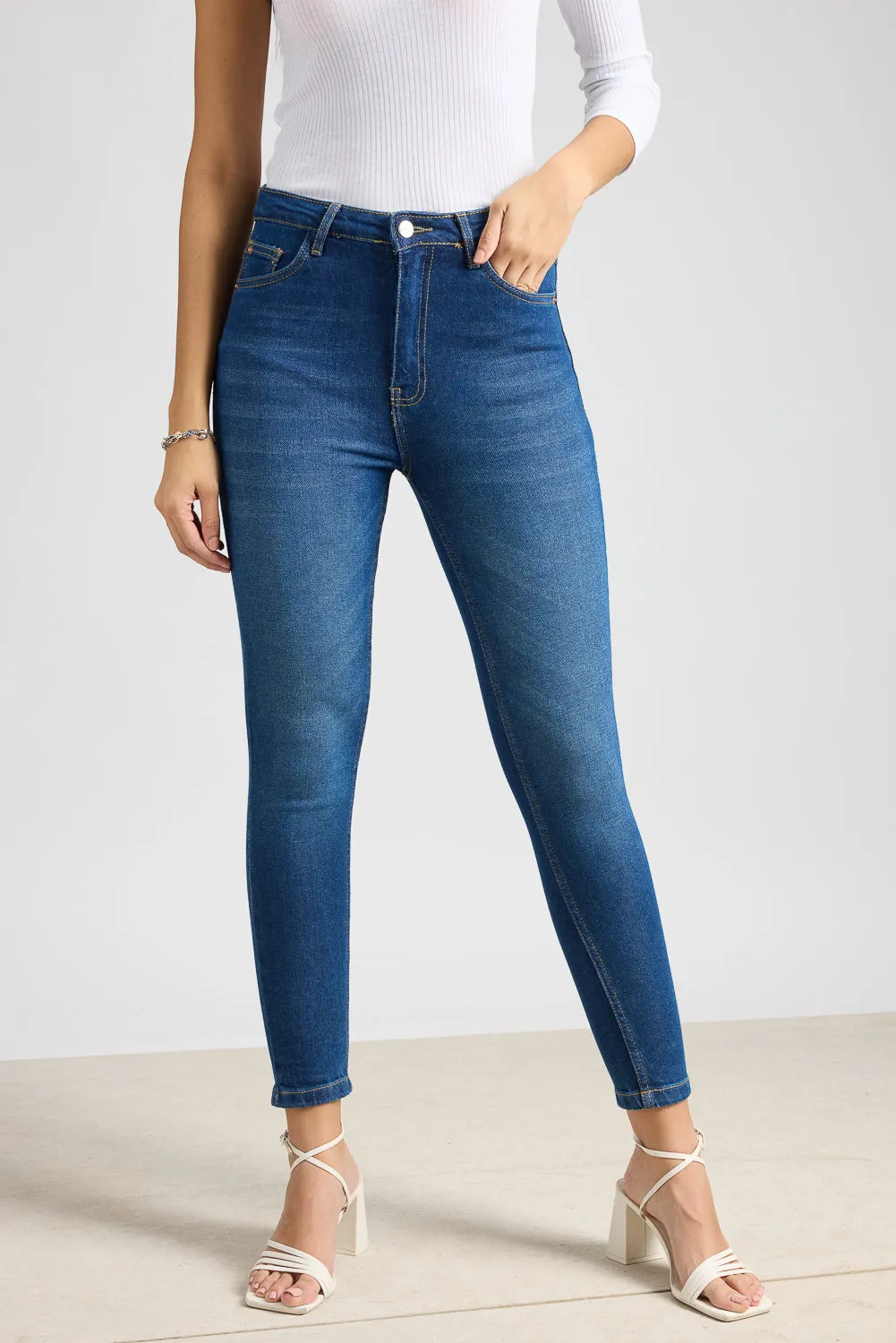 Deep Indigo Hugging Jeans