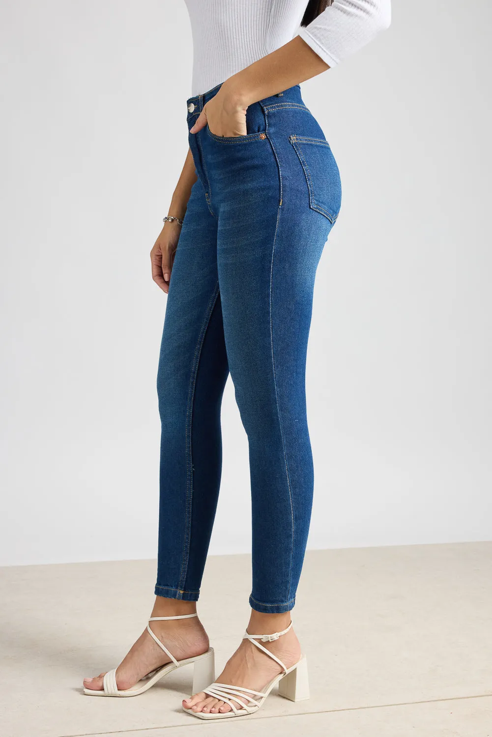 Deep Indigo Hugging Jeans