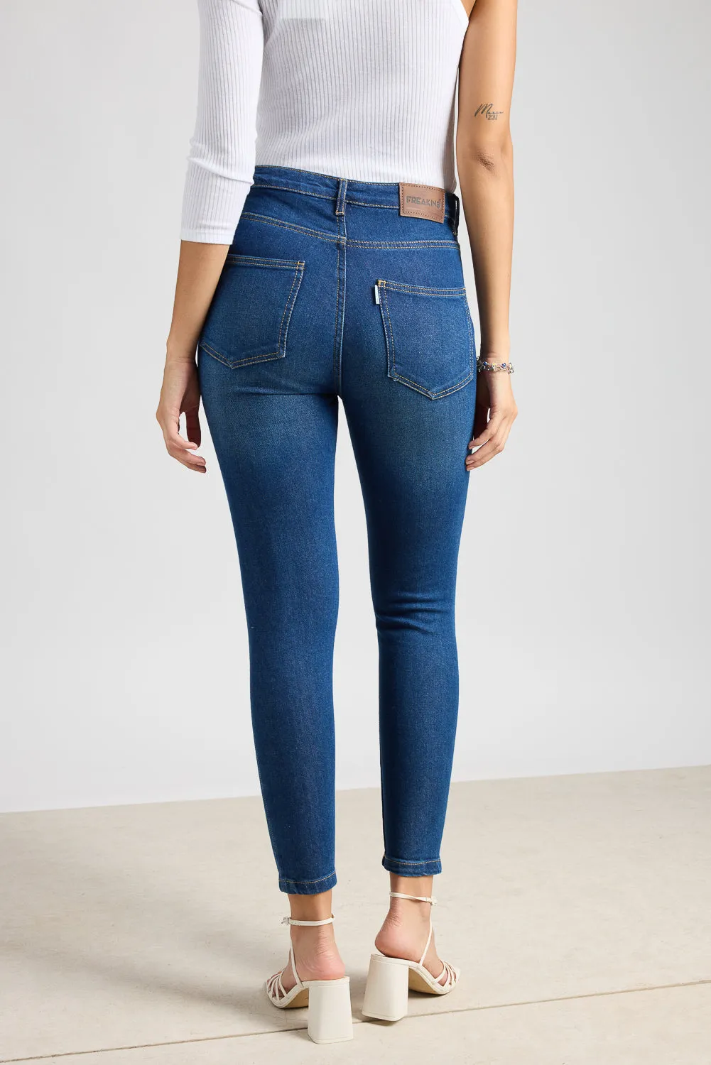 Deep Indigo Hugging Jeans