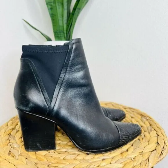 Donald J. Pliner ankle boot Vaughn Black Leather point toe Chelsea reptile