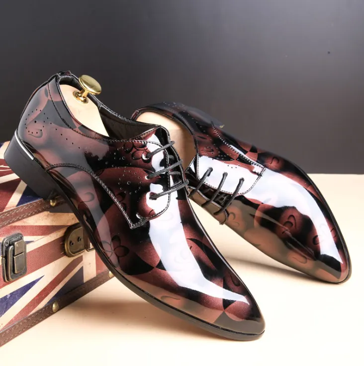 Find large-size men's business casual shoes and dress shoes crafted from bright leather.