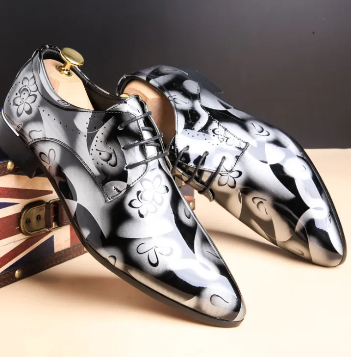 Find large-size men's business casual shoes and dress shoes crafted from bright leather.