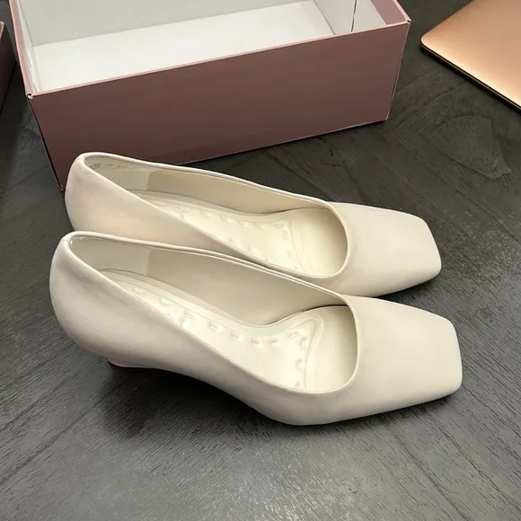 FRANCO SARTO Dina Square Toe Pump