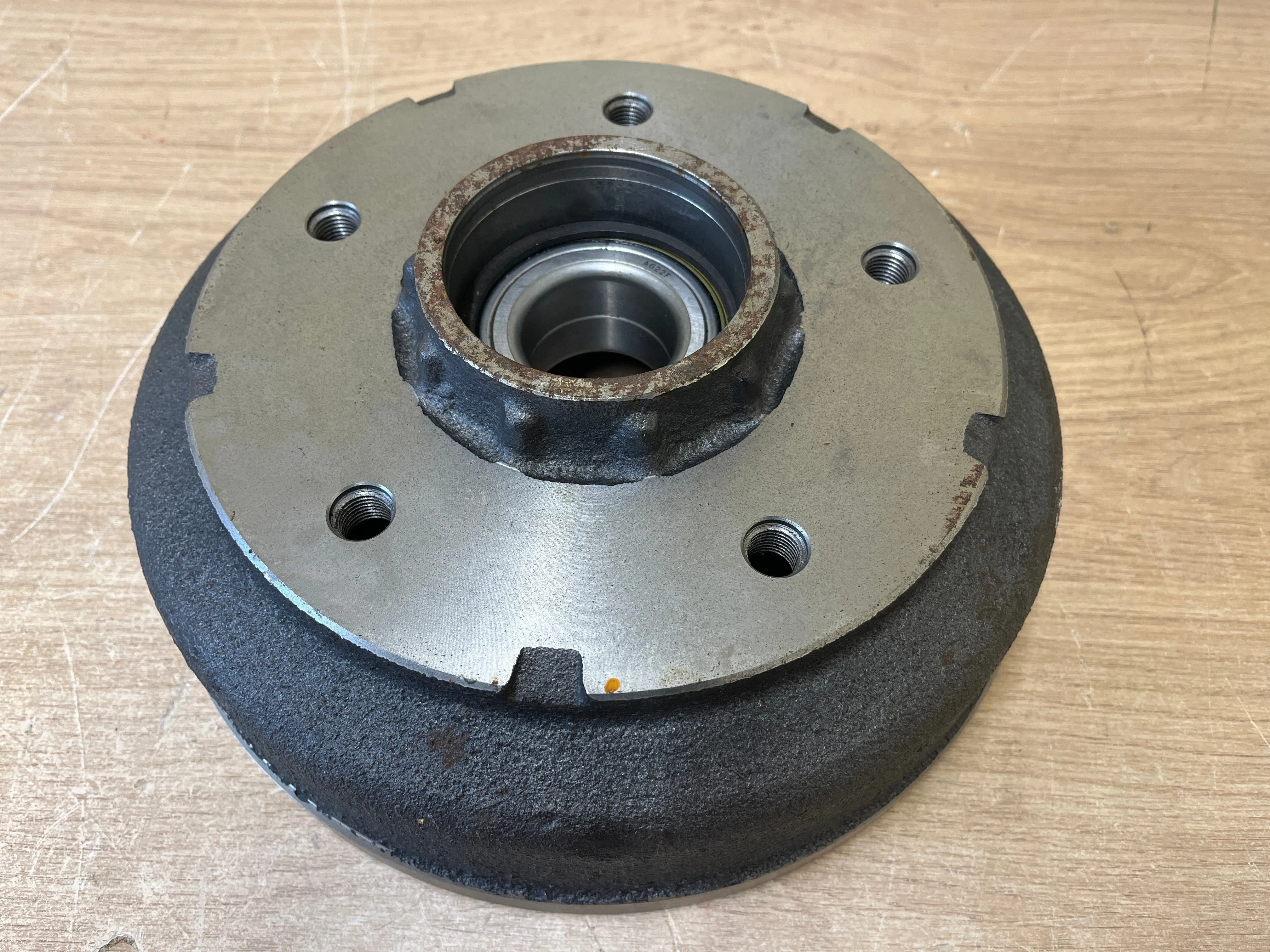 Ifor Williams 250 x 40  5 Stud hub