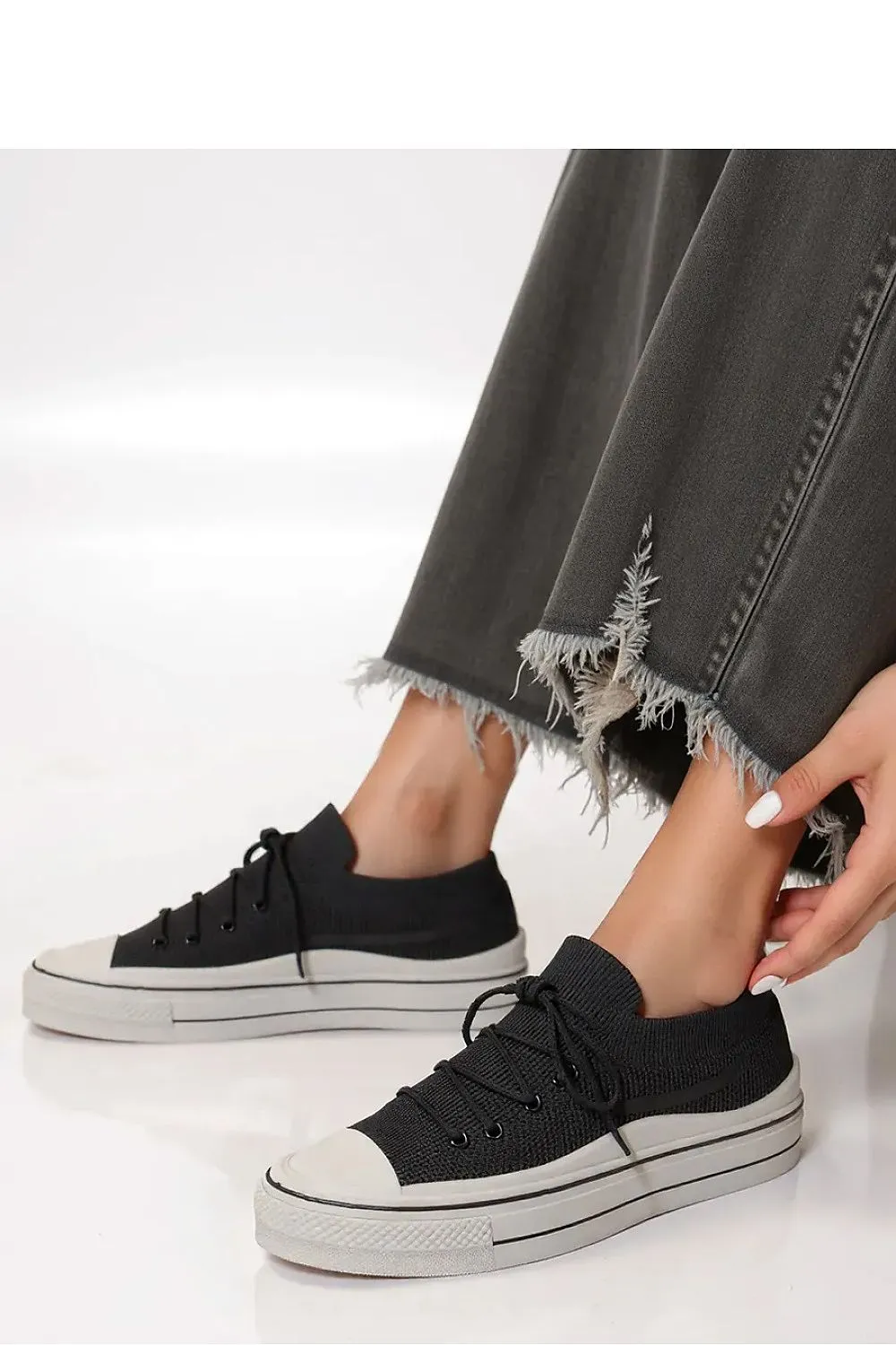 Inello Women's Zelma Black Sneakers with Laces