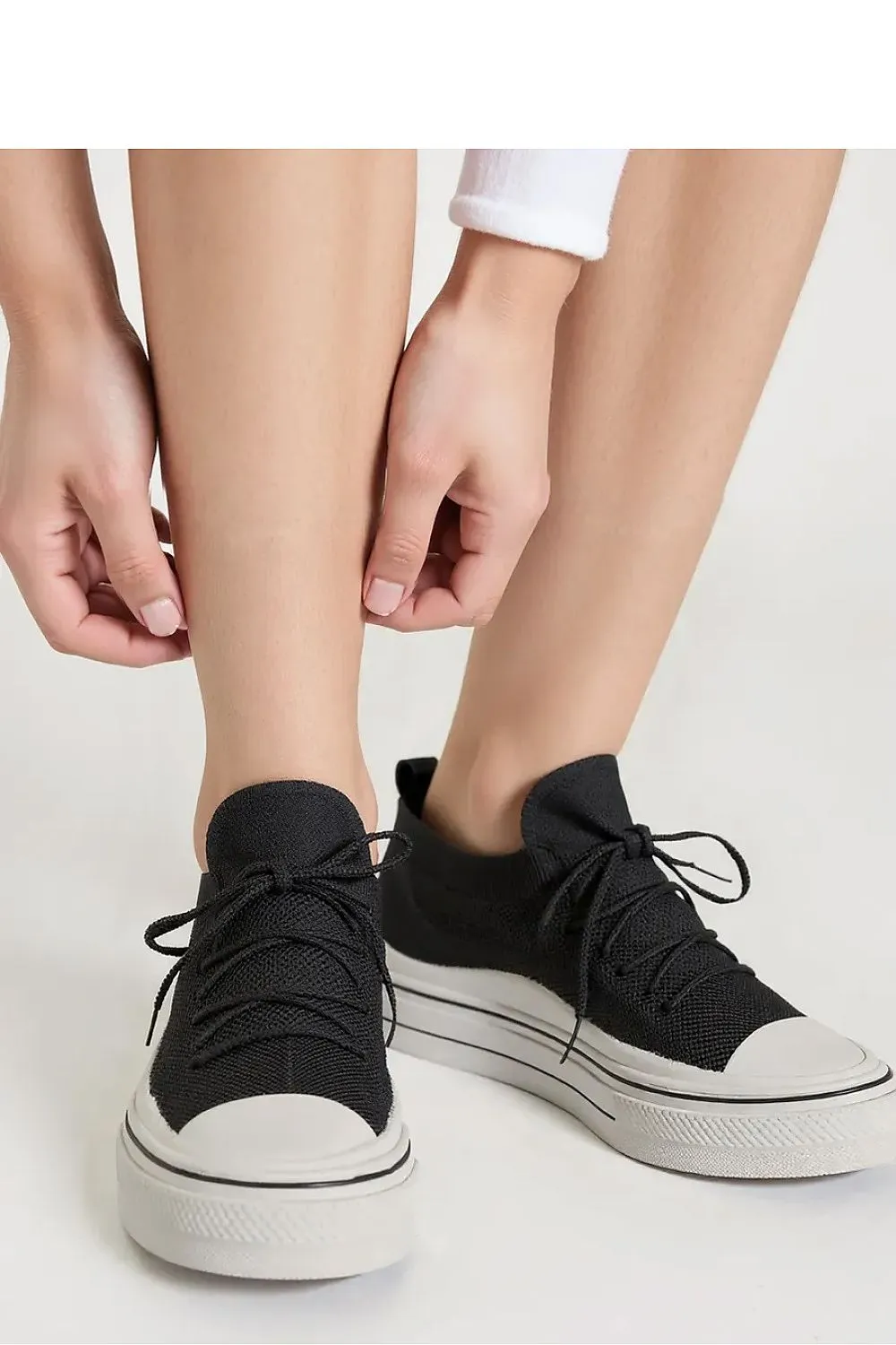 Inello Women's Zelma Black Sneakers with Laces