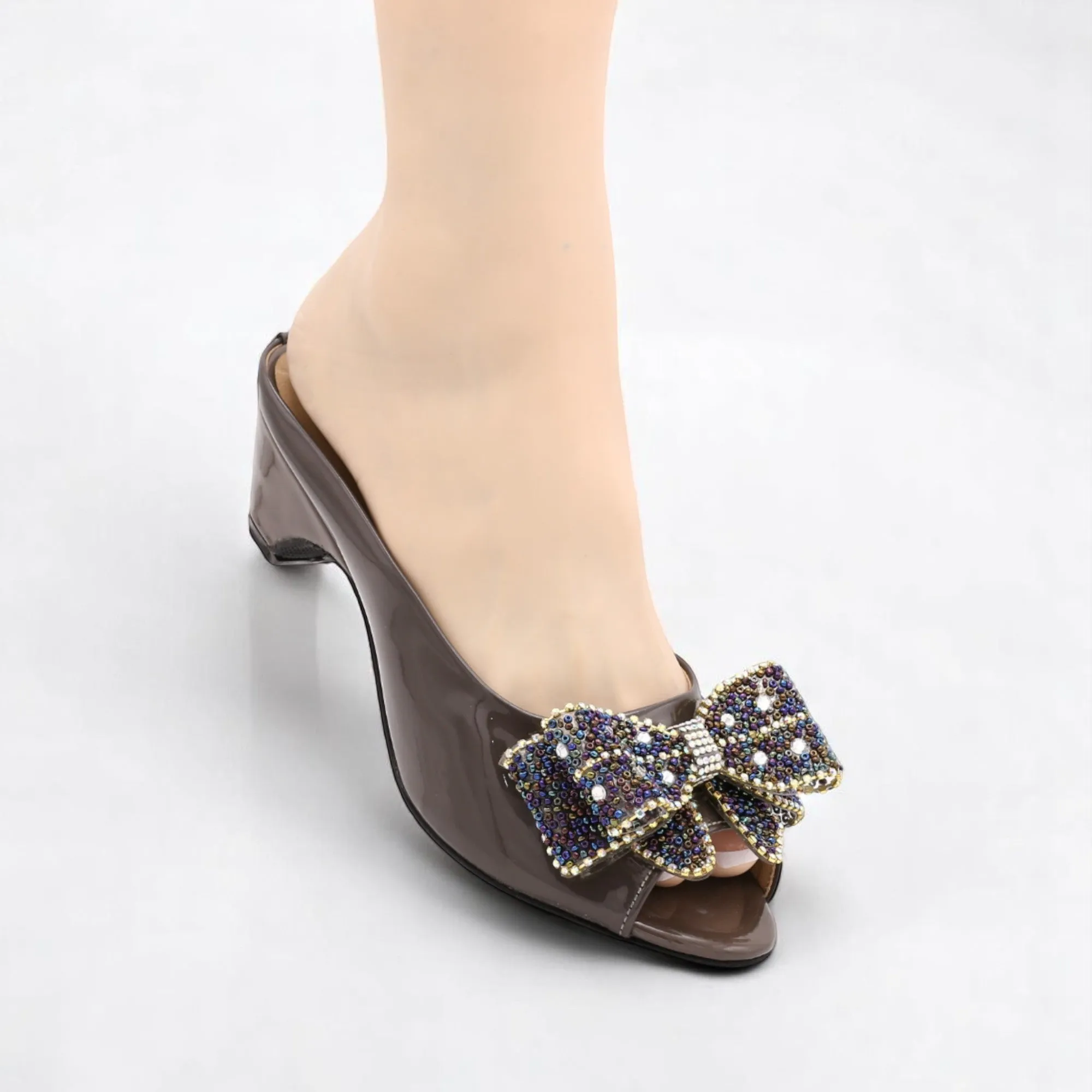 M0708 kitten heel