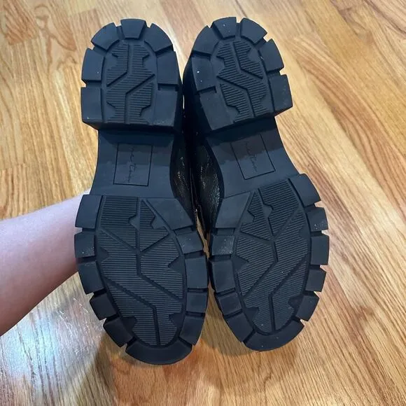 Me Too Skye Block Heel Loafer