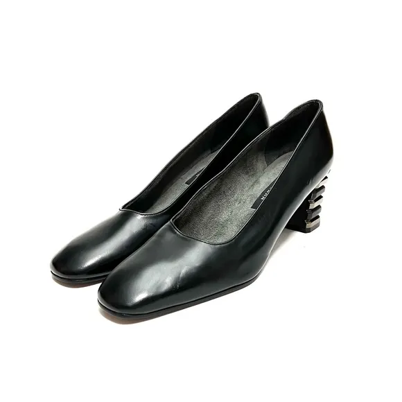 STUART WEITZMAN | Vintage 1990s deadstock black leather sculpted heel pumps