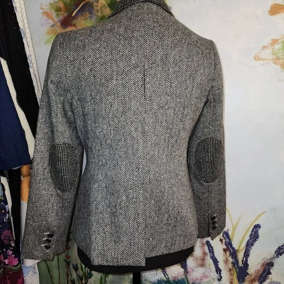 Talbots mixed wool herringbone pattern fitted blazer with braided buttons