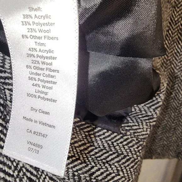 Talbots mixed wool herringbone pattern fitted blazer with braided buttons