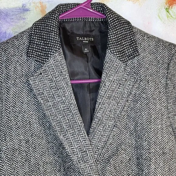 Talbots mixed wool herringbone pattern fitted blazer with braided buttons