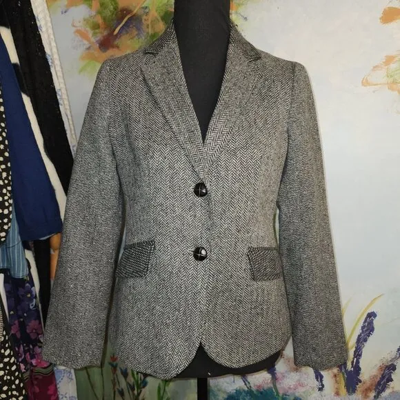 Talbots mixed wool herringbone pattern fitted blazer with braided buttons