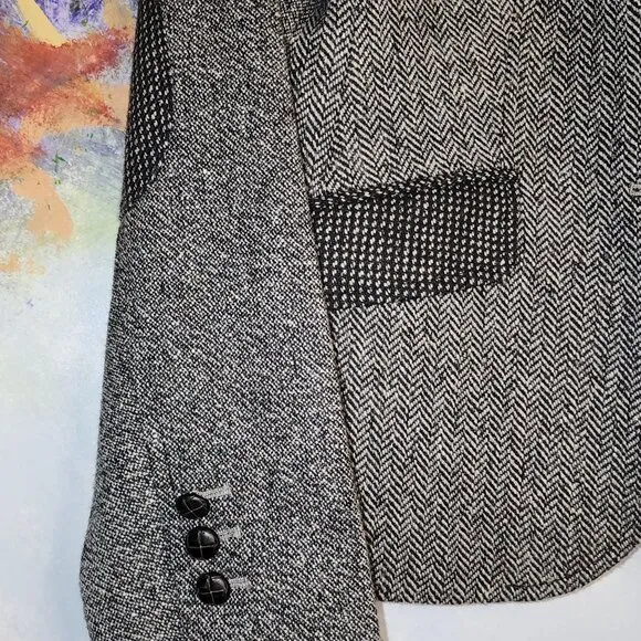 Talbots mixed wool herringbone pattern fitted blazer with braided buttons