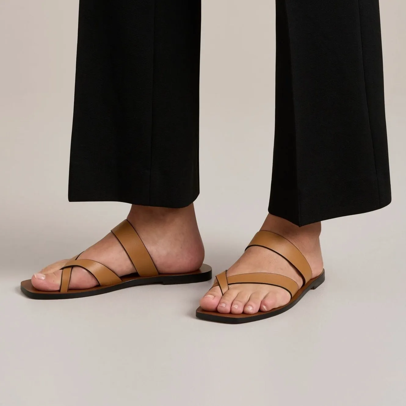 THE CARTER SANDAL - DEEP TAN