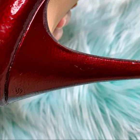 VINCE CAMUTO PATENT LEATHER Red Heels Womens 7