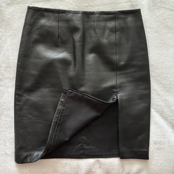WILSONS Black Genuine Leather Zippered Front Slit Pencil Skirt--6