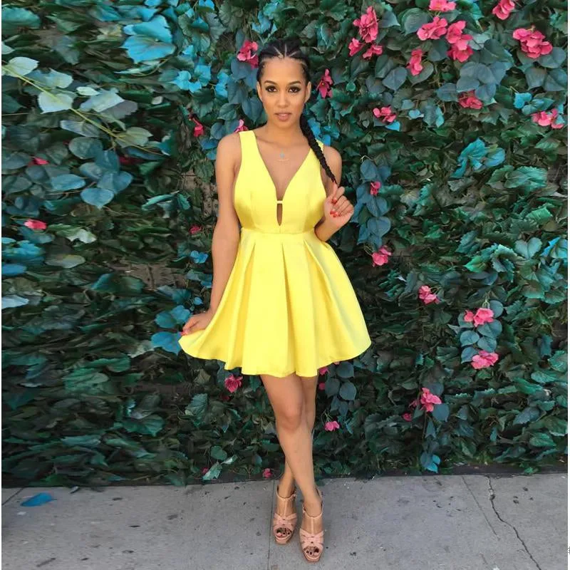 Yellow V-neck Straps Satin Pleat Short Sweetheart Homecoming Dress