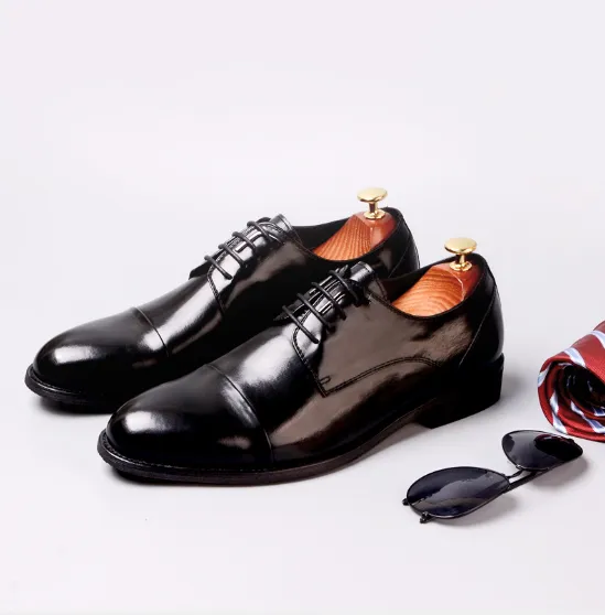 Youthful men's business leather dress shoes for a polished look.